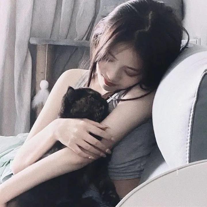 闪婚后我成了全家的心尖宠